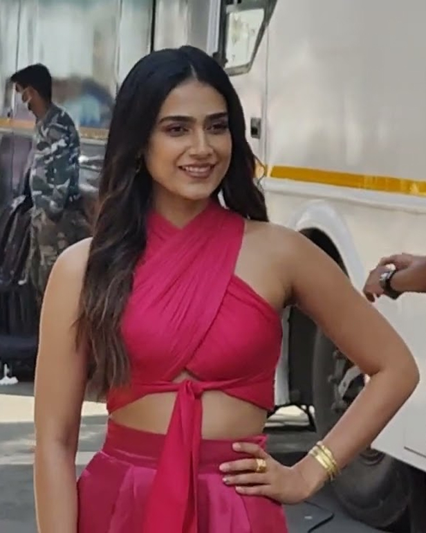 ধীরে সাফল্যের পথে হাঁটতে চান আকাঙ্ক্ষা