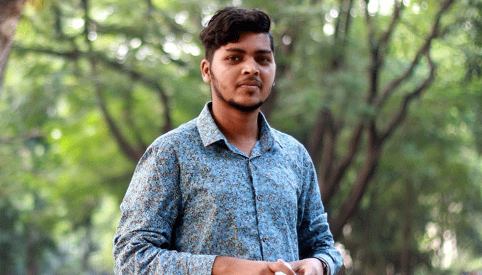 ফেসবুকে চা-শ্রমিক মা’কে নিয়ে পোস্ট, বহু চাকরির প্রস্তাব ঢাবি ছাত্রকে