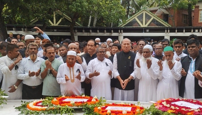 টুঙ্গীপাড়ায় বঙ্গবন্ধুর সমাধিসৌধে রাঙ্গামাটি জেলা আওয়ামী লীগের  শ্রদ্ধা