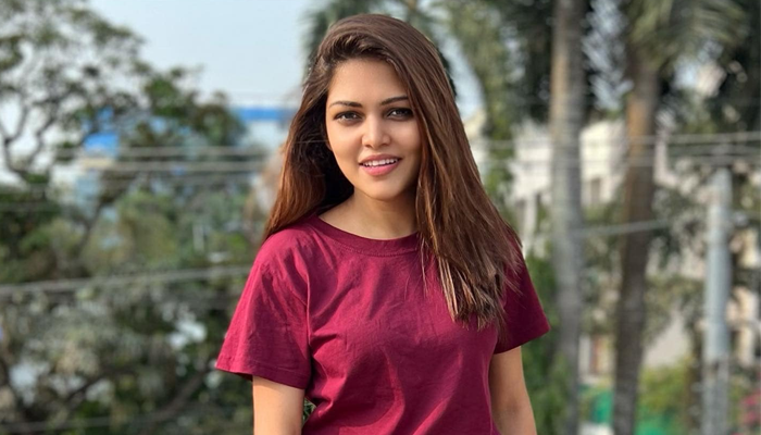 সুপ্রিম কোর্টের আইনজীবী হলেন মডেল পিয়া
