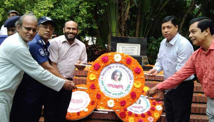 চিত্রশিল্পী এস. এম. সুলতানের জন্মবার্ষিকীতে ফুলেল শ্রদ্ধা