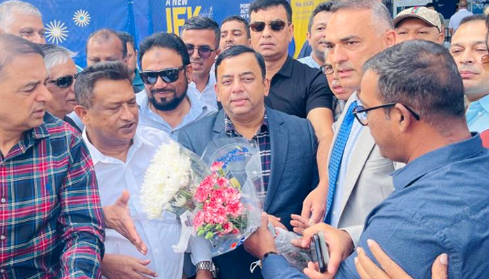 নিউইয়র্কে আইজিপিকে উষ্ণ অভ্যর্থনা