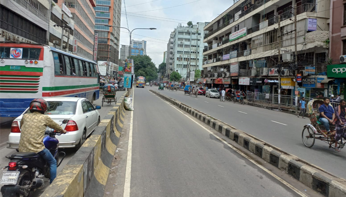 রাজধানীতে গণপরিবহন সংকট, যাত্রীদের ভোগান্তি