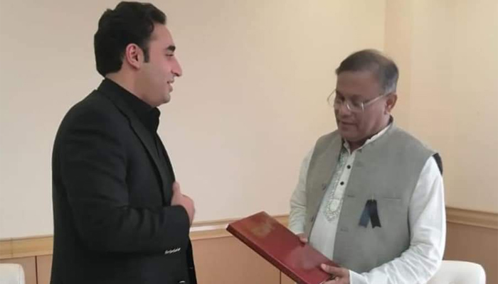 চট্টগ্রাম বিমানবন্দরে পাকিস্তানের পররাষ্ট্রমন্ত্রীর যাত্রাবিরতি