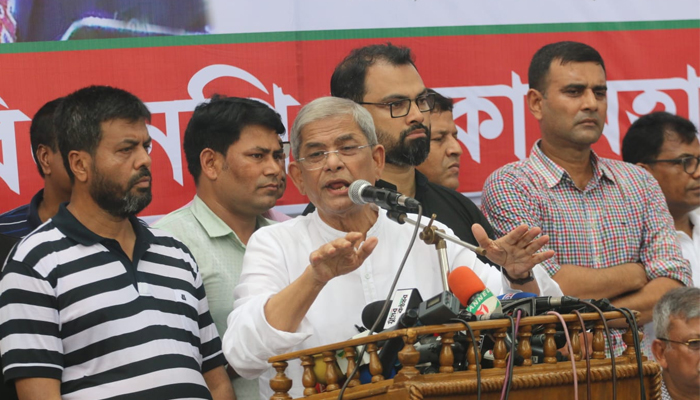 হরতালের আগে রাজপথ দখল করতে হবে: ফখরুল