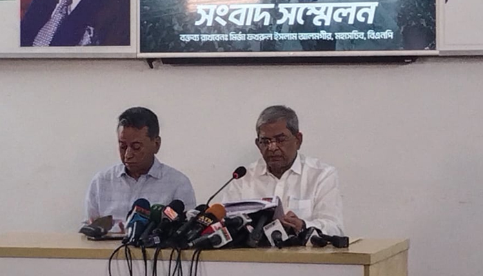 রোহিঙ্গা ইস্যু জিইয়ে রেখে ব্যবসা করছে সরকার: ফখরুল