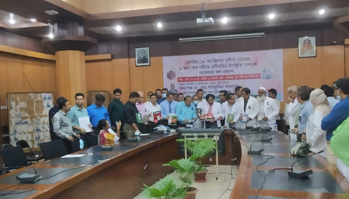 বুস্টার ডোজ নেয়ার ছয়মাস পর কমে যায় অ্যান্টিবডি