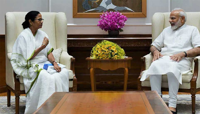 পার্থকাণ্ডে বিপাকে মমতা, শুক্রবার দিল্লিতে মোদির সঙ্গে বৈঠক