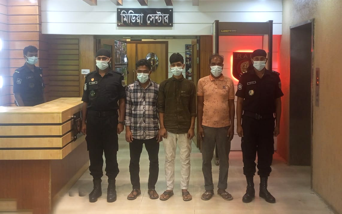 কোড নম্বরের সাহায্যে মাদক পাচার করতো চক্রটি