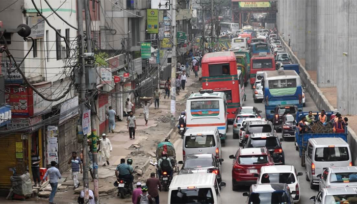 নতুন নিয়মে অফিস, সড়কে ভোগান্তি