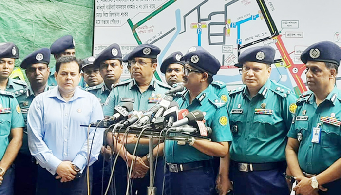 নিরাপত্তা ঝুঁকিতে প্রধানমন্ত্রী: ডিএমপি কমিশনার