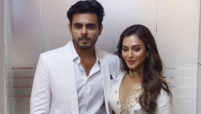 ফারিয়াকে গানে গানে জন্মদিনের শুভেচ্ছা জানালেন সিয়াম