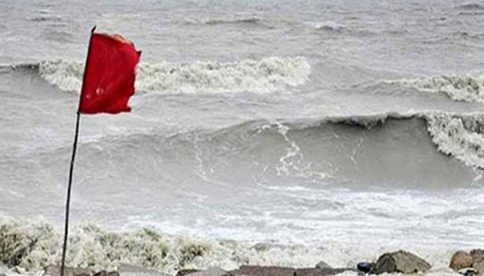 সমুদ্র বন্দরসমূহকে তিন নম্বর সতর্কতা সংকেত