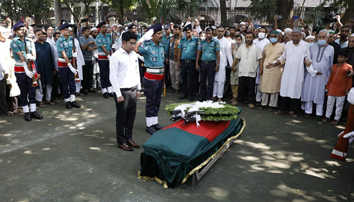 বুদ্ধিজীবী কবরস্থানে চিরনিদ্রায় শায়িত আকবর আলি খান