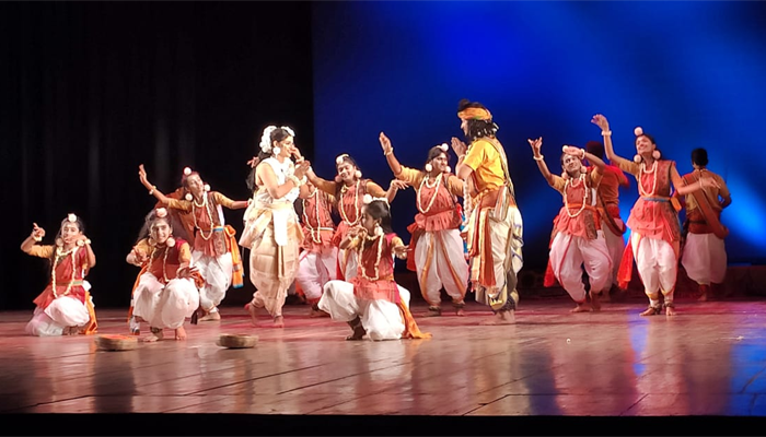 তিন নৃত্যনাট্যে ভাদ্রের বৃষ্টিভেজা সন্ধ্যা তোলপাড়