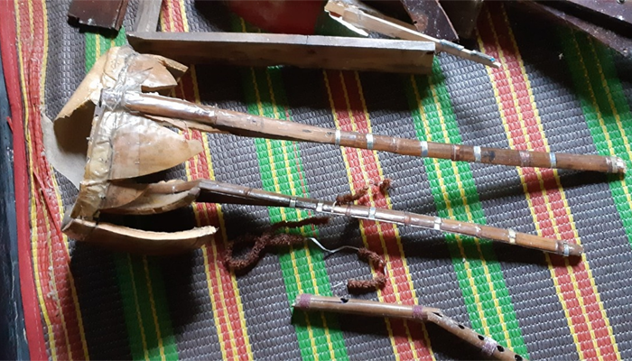 নড়াইলে লালন সাধককে মারধর, বাদ্যযন্ত্র ভেঙে দিয়েছে জামায়াত নেতা
