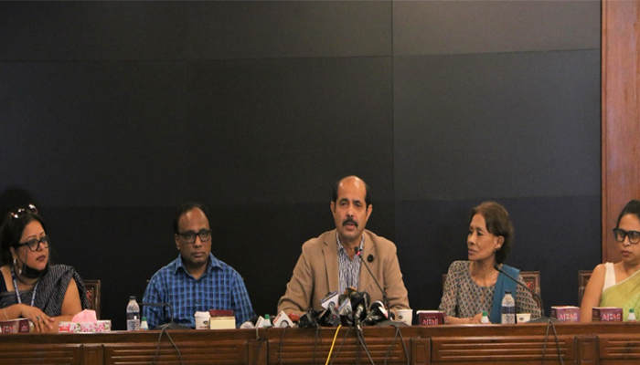 চারটি স্কুলে স্কুলবাস চালু করবে ডিএনসিসি
