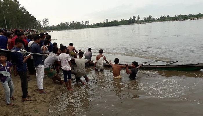 করতোয়ায় নৌকাডুবিতে মৃত বেড়ে ৫০