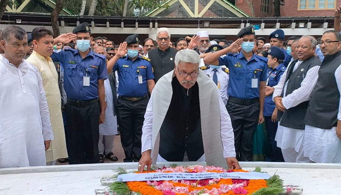 বঙ্গবন্ধুর সমাধিতে নবনির্বাচিত ডেপুটি স্পিকারের শ্রদ্ধা