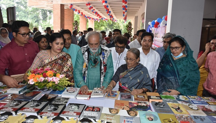 শেখ হাসিনার ৭৬তম জন্মদিন উপলক্ষে গ্রন্থ প্রদর্শনী