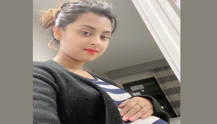 বুবলীর গর্ভে কার সন্তান!