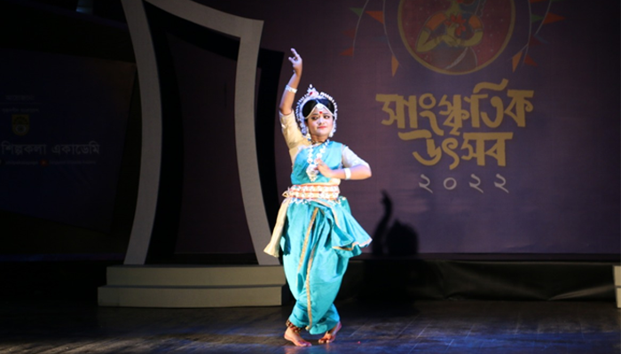 বর্ণিল সাংস্কৃতিক উৎসবের পর্দা উঠল শিল্পকলায়