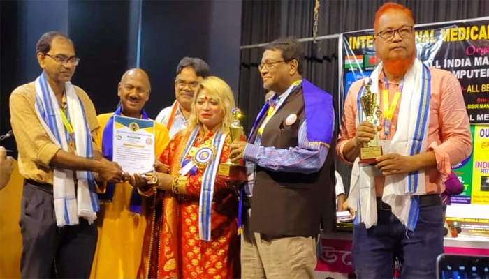 মহাত্মা গান্ধী অ্যাওয়ার্ড পেলেন আনিসা