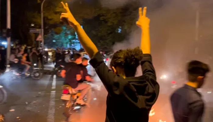 মাশা আমিনের মৃত্যু: বড় চ্যালেঞ্জের মুখে ইরান