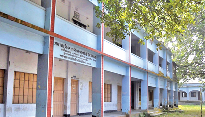 পরীক্ষা কেন্দ্রে মোবাইল, দুই শিক্ষক বহিষ্কার
