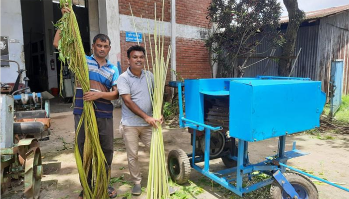 পাটের আঁশ ছাড়ানোর যন্ত্র আবিষ্কার