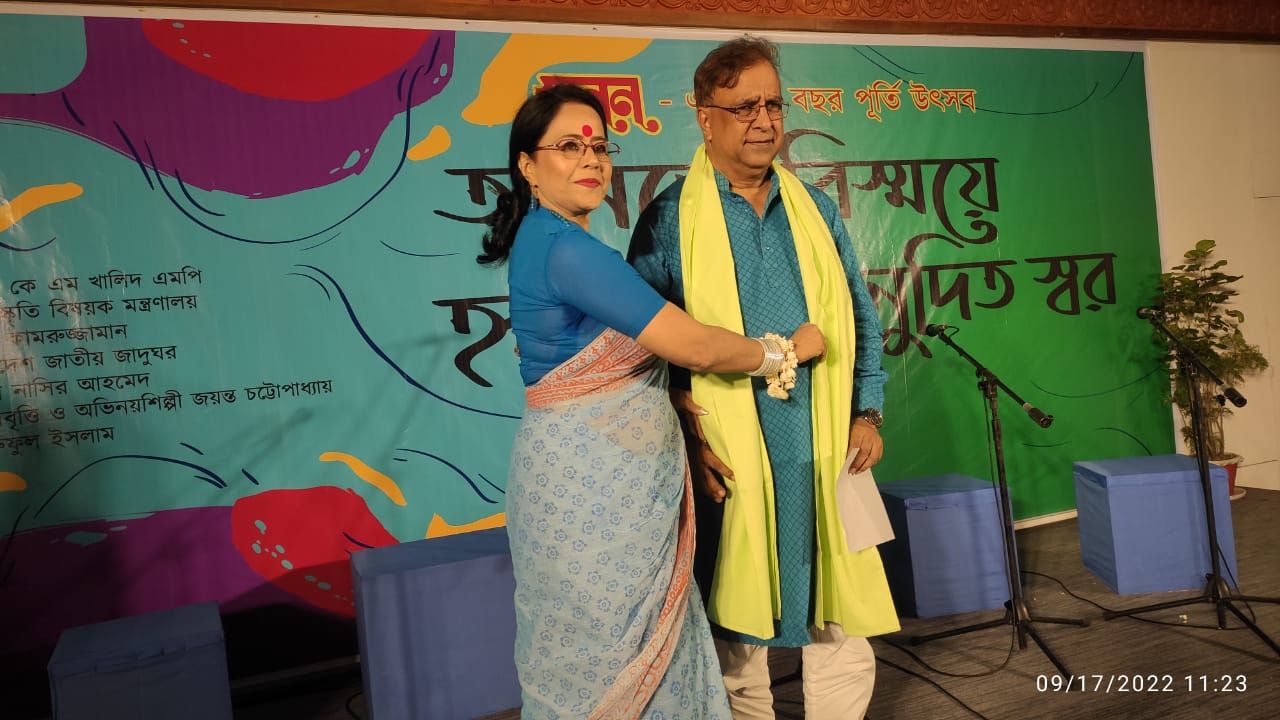 রাজনীতিতে উচ্চমার্গীয় ভাষার ব্যবহার বাড়াতে হবে