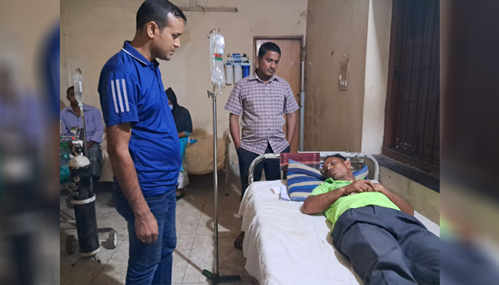 ডিমলায় কোচিং বাণিজ্যের তথ্য চাওয়ায় সাংবাদিককে মারধর