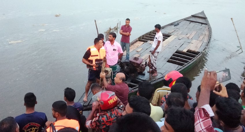 করতোয়ায় নৌকাডুবি, ২৪ জনের লাশ উদ্ধার (ভিডিও)