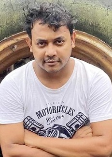 বিস্ফোরণে দগ্ধ কৌতুকাভিনেতা রনিকে ক্যাবিনে স্থানান্তর