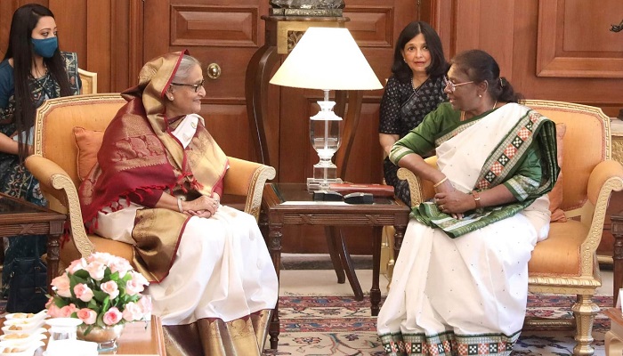 ভারতের রাষ্ট্রপতির সঙ্গে প্রধানমন্ত্রী শেখ হাসিনার সাক্ষাৎ