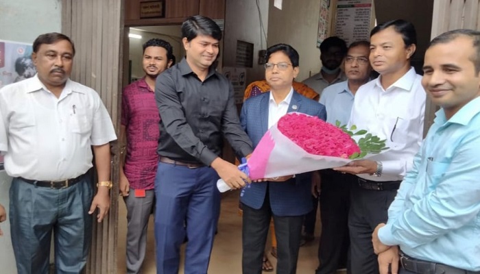 ছাতক পরিদর্শনে বিভাগীয় কমিশনার