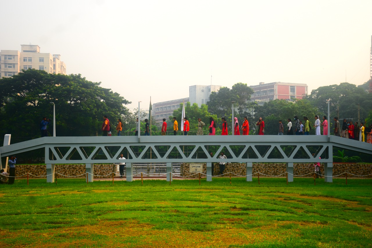 ‘সবুজের বুকে মানবতার জননী’
