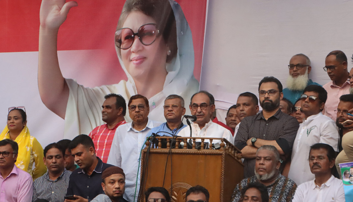 বন্দুকের নল যে কোনো সময় ঘুরে যাবে