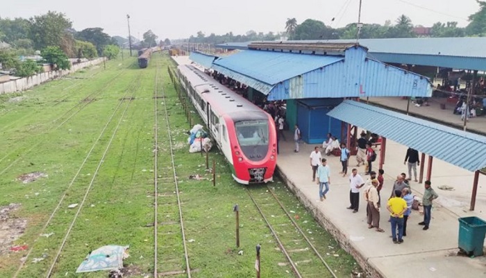 দেশীয় প্রযুক্তিতে ডেমু ট্রেন চলাচল শুরু রবিবার