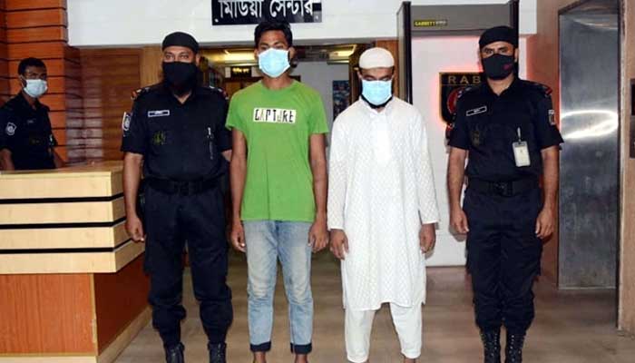 হোতাসহ সহজের দুজনের বিরুদ্ধে চার্জশিট