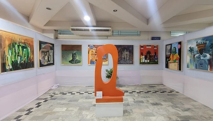 শত শিল্পীর রং তুলিতে শতবর্ষের ঢাকা বিশ্ববিদ্যালয়