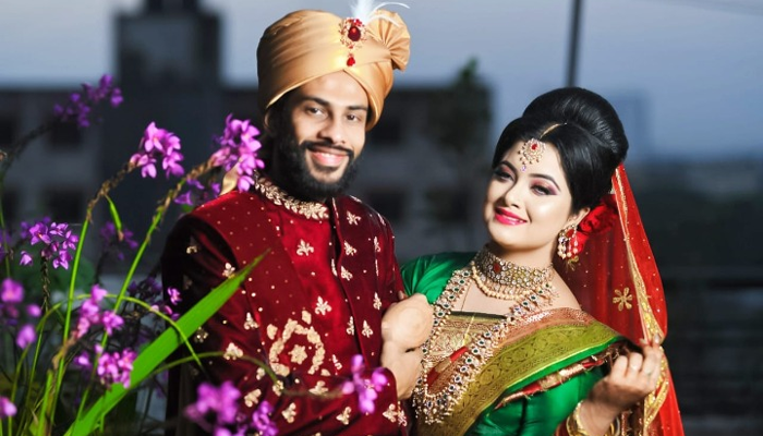 পর্নোগ্রাফি মামলায় গায়ক ইলিয়াসকে অব্যাহতি