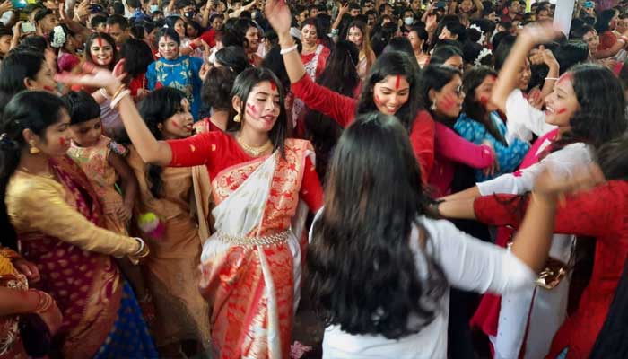 কৈলাসে ফিরলেন দুর্গা