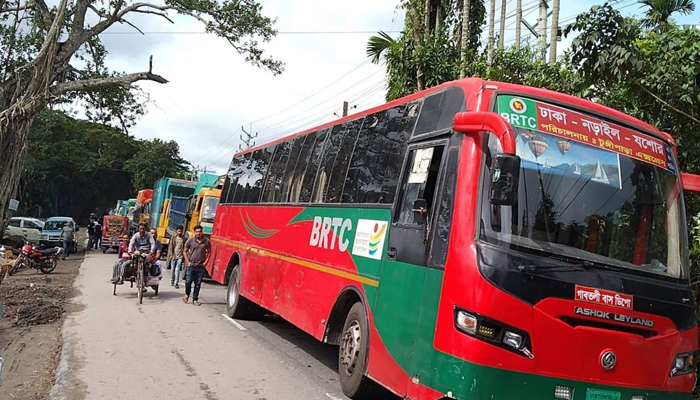 নড়াইলে ১৮ ঘন্টা পর যান চলাচল শুরু, মৃত্যু ১