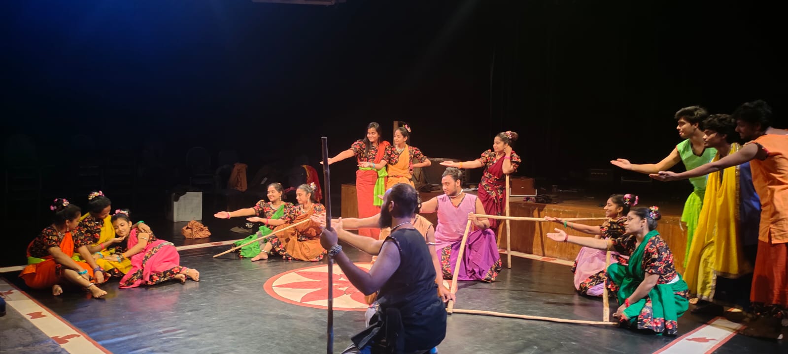 ঢাবির নাটমণ্ডলে ‘মহুয়া’ পালার মঞ্চায়ন শুরু