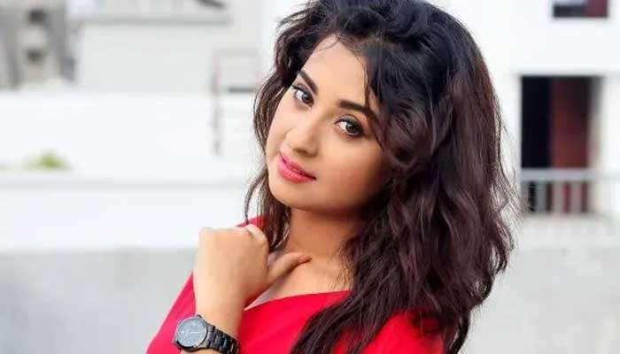কার বিরুদ্ধে চটলেন বুবলী?