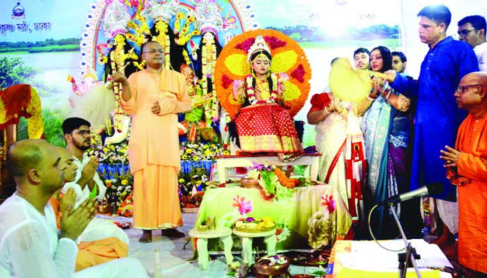 মহানবমীতে আজ দেবীকে প্রাণ ভরে দেখার পালা