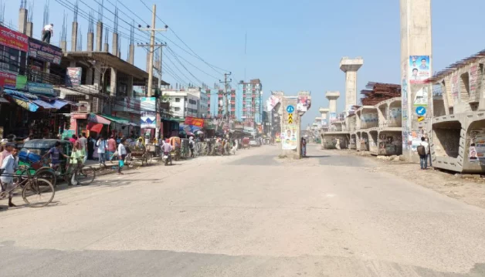 ঢাকা-ময়মনসিংহ মহাসড়কে বাস না থাকায় ভোগান্তি