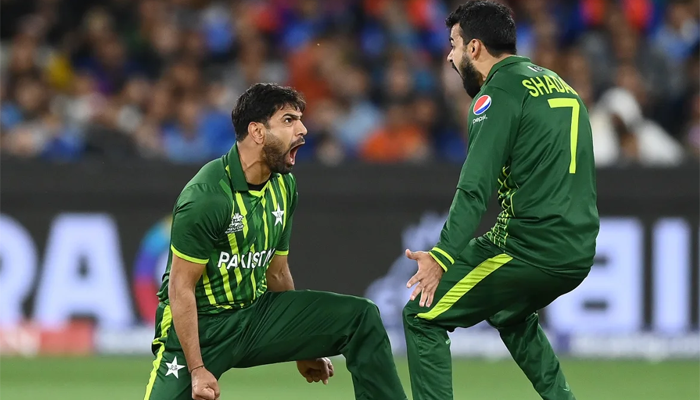 চার উইকেট হারিয়ে দিশেহারা ভারত