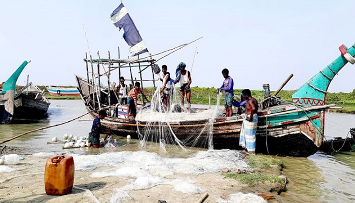 ৮ দিনেও সরকারি চাল পাননি বরিশালের ৭৫ হাজার জেলে